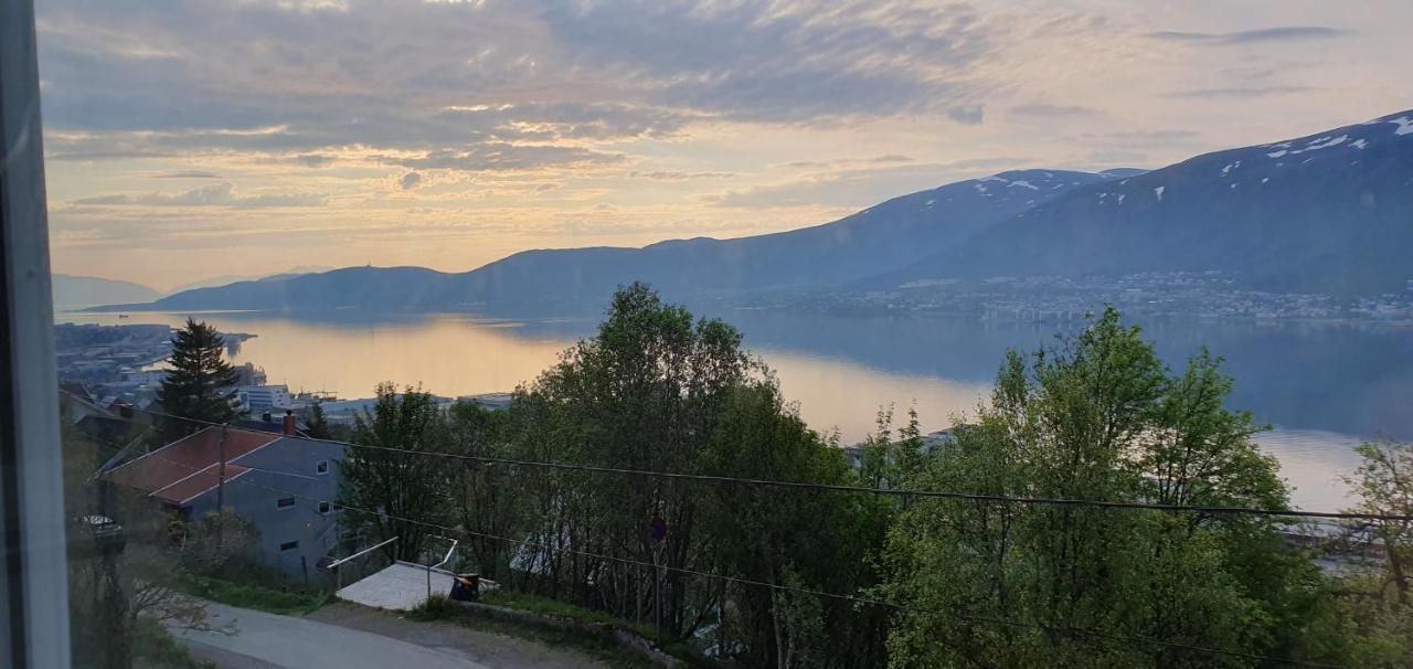 Tromsoapartment Silent Area With Nice View I Have Warm Caravan For Rent Same Place, 4 People Экстерьер фото
