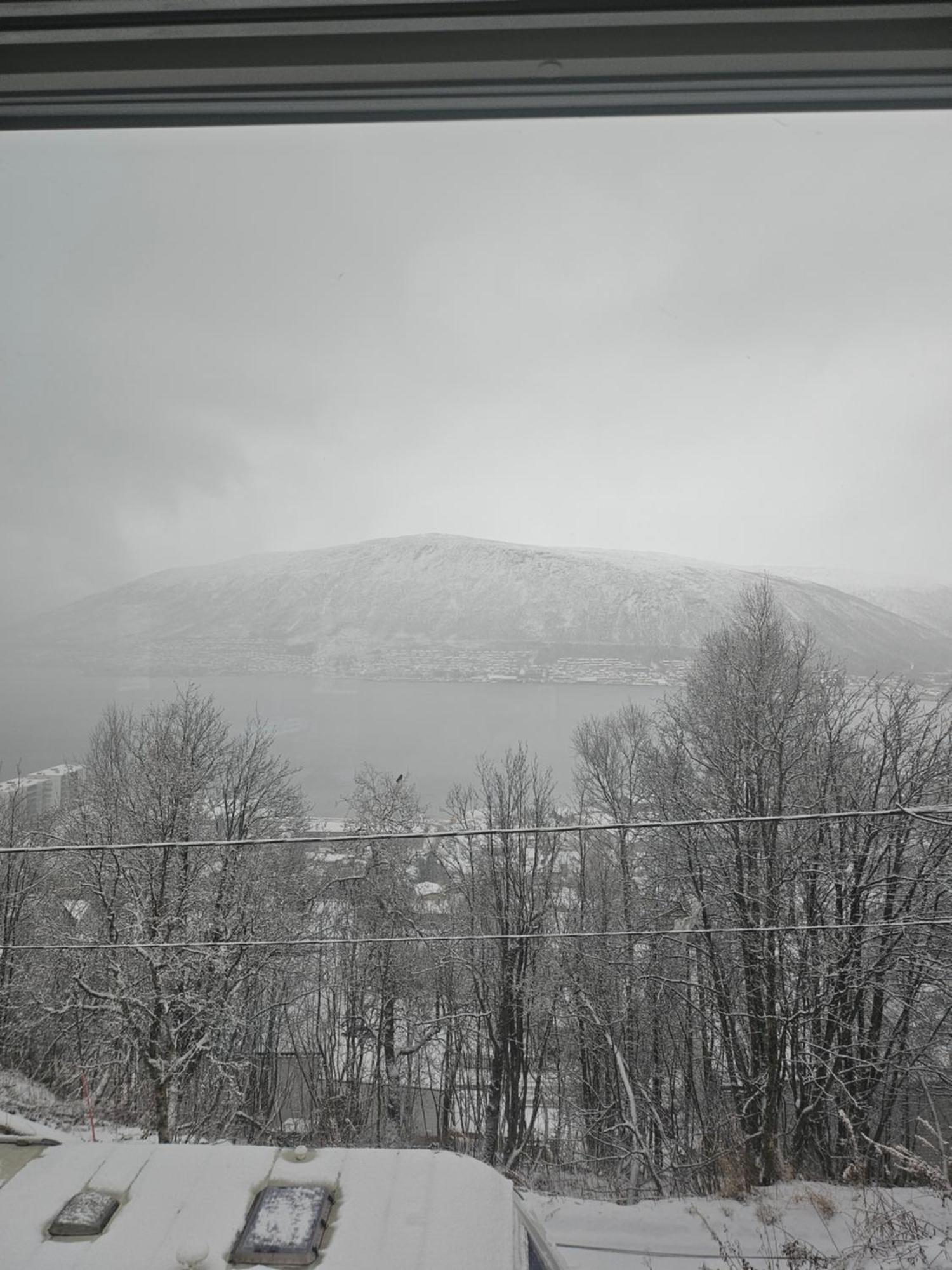Tromsoapartment Silent Area With Nice View I Have Warm Caravan For Rent Same Place, 4 People Экстерьер фото